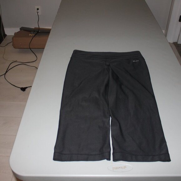 Black Nike Dri Fit Capris Size Small - Picture 4 of 5